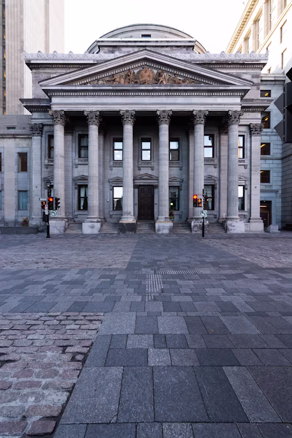 Commercial & Consumer Banks